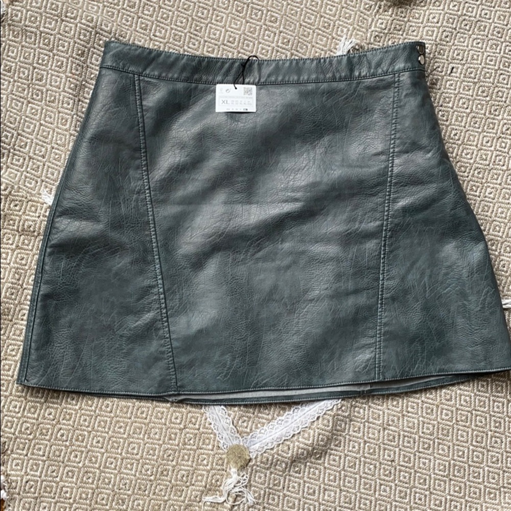 ZARA Basic Faux Leather Skirt-NWTs